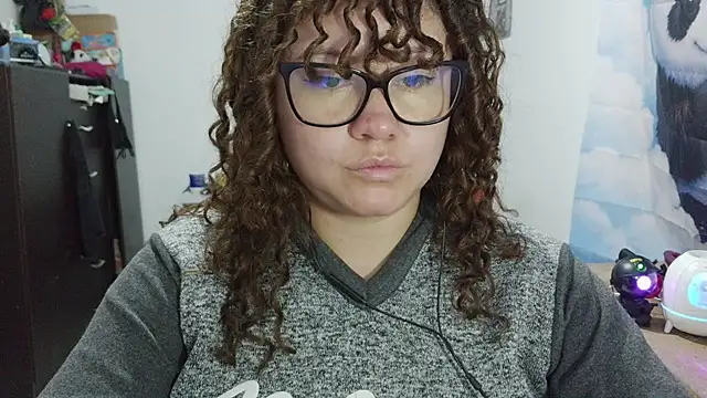 צ'אט XXX בשידור חי של curly_greeneyed