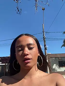 ravena27's Live XXX Chat