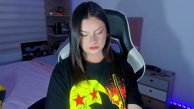 Chat +18 de OphelianaRose33 ao vivo