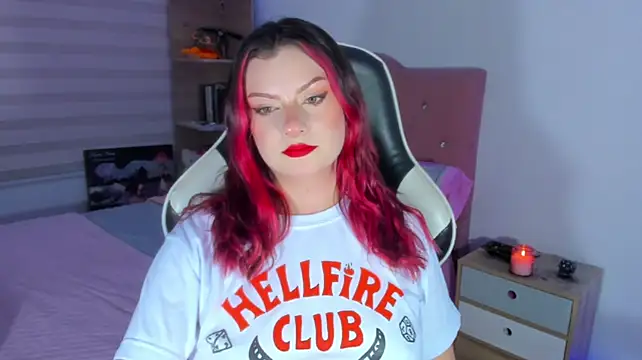 OphelianaRose33 Show in webcam