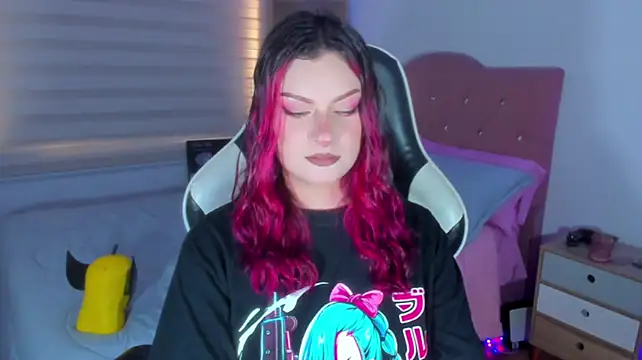 צ'אט XXX בשידור חי של OphelianaRose33