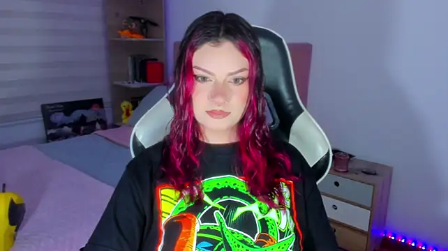 OphelianaRose33 Show in webcam