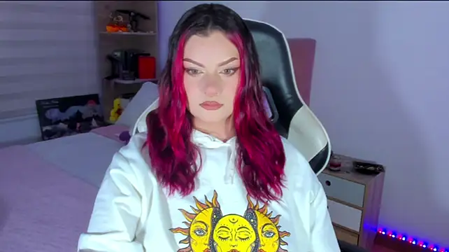 OphelianaRose33 webcam show