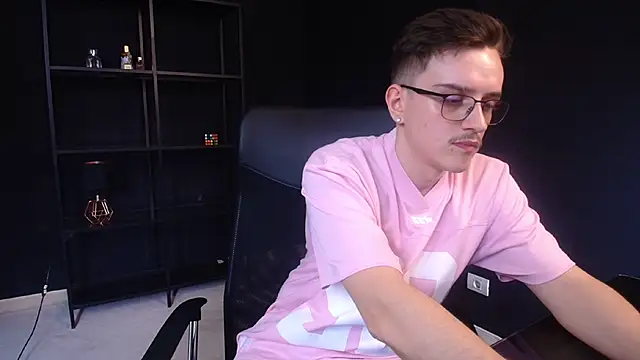 FelixStarkk webkamerás műsora
