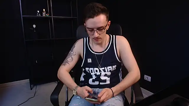 FelixStarkk webkamerás műsora