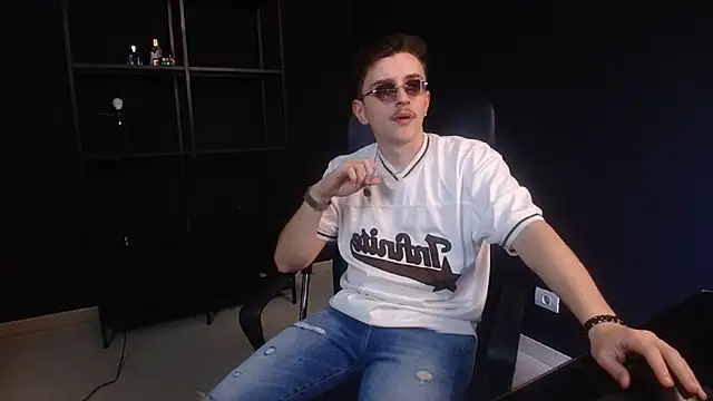FelixStarkk 라이브 XXX 채팅