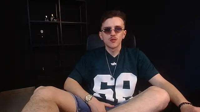 Chat +18 de FelixStarkk ao vivo