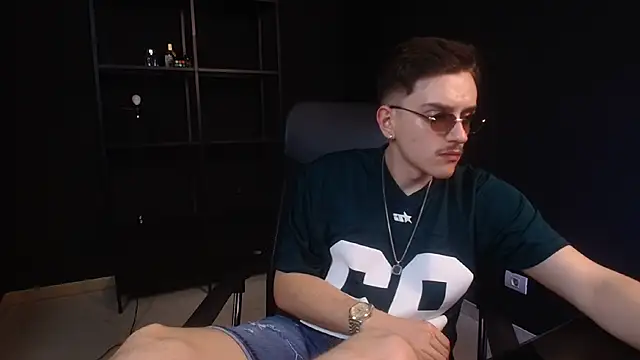 Czat XXX na żywo – FelixStarkk