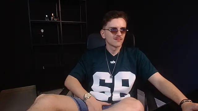 FelixStarkk Show in webcam