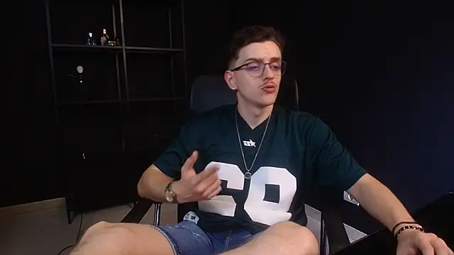 הופעת וובקאם של FelixStarkk
