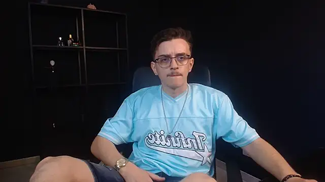 FelixStarkk Show in webcam