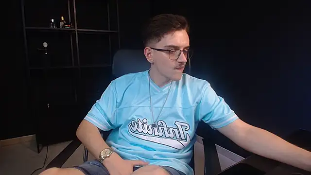 FelixStarkk Adlı Modelin Canlı XXX Sohbeti