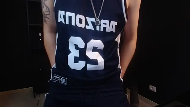 Chat +18 de FelixStarkk ao vivo