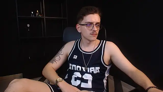 FelixStarkk 网络视讯表演