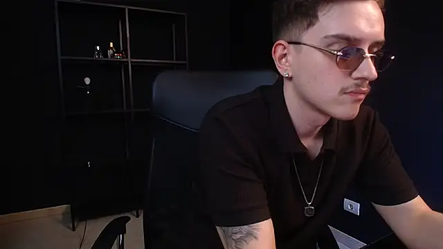 FelixStarkk Show in webcam
