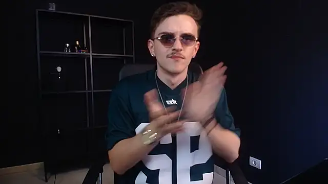 FelixStarkkのウェブカメラショー