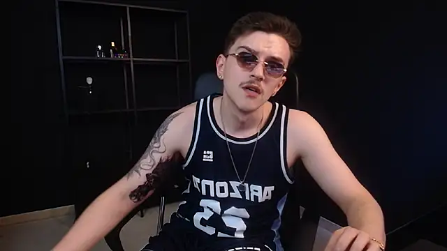 FelixStarkk 网络视讯表演