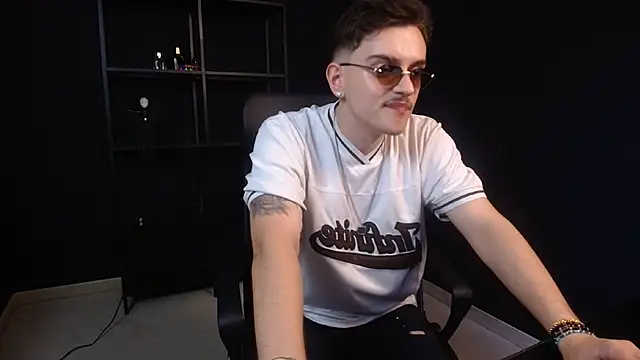 FelixStarkk Pertunjukan Webcam