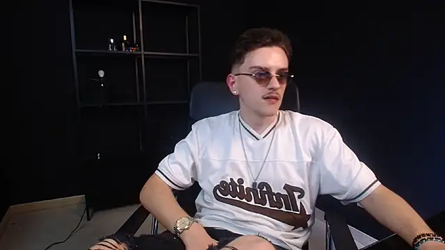 FelixStarkk Show in webcam