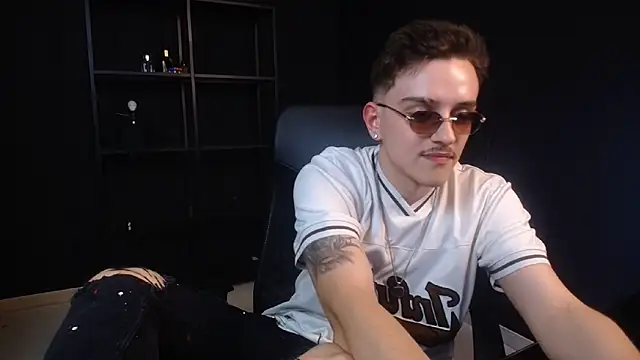 FelixStarkk 网络视讯表演