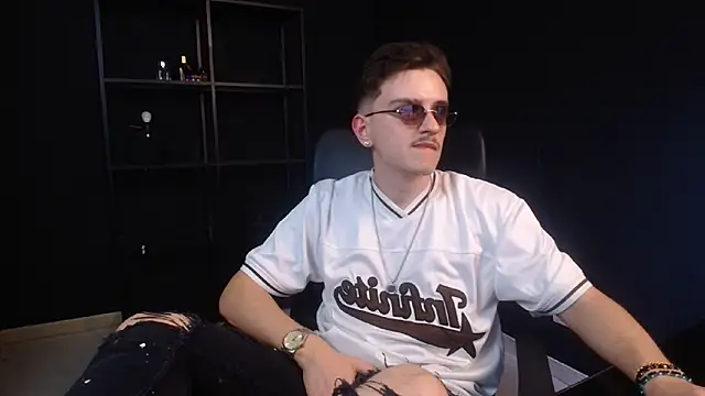 FelixStarkk Show in webcam