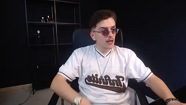 FelixStarkk Pertunjukan Webcam