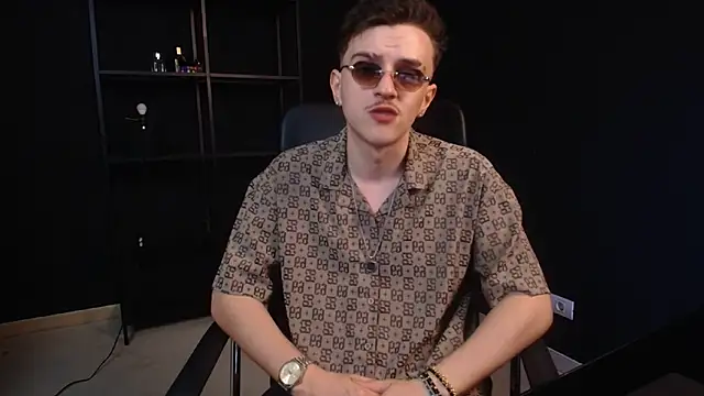 Show modela FelixStarkk na web-kameri