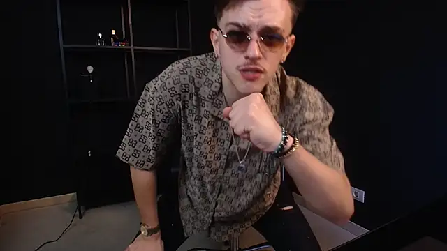 הופעת וובקאם של FelixStarkk