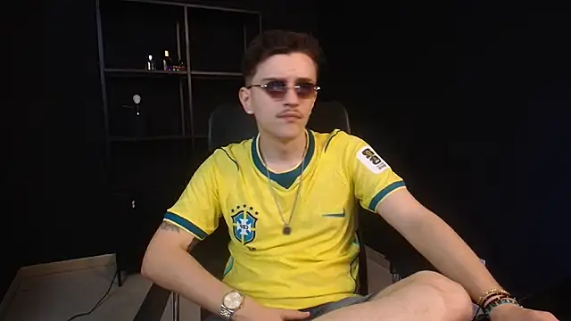 FelixStarkk webkamerás műsora