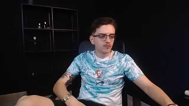 FelixStarkk Show in webcam