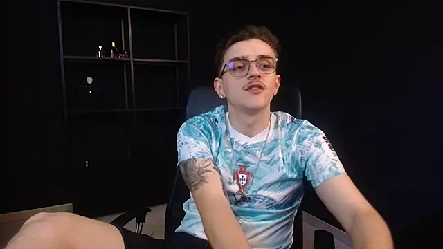 Show modela FelixStarkk na web-kameri