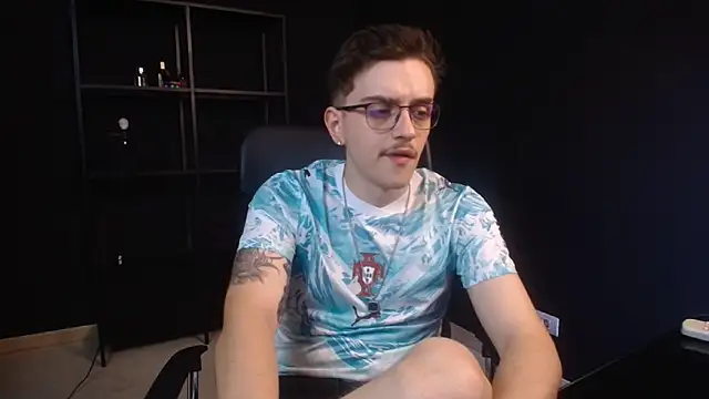FelixStarkk 网络视讯表演