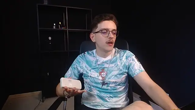 FelixStarkk 在線直播表演