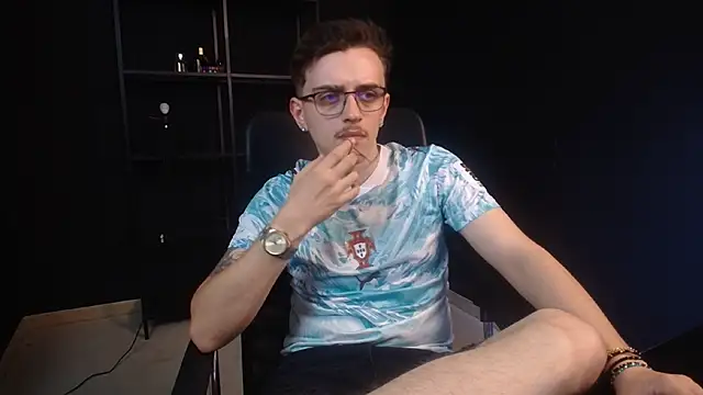 FelixStarkk 网络视讯表演