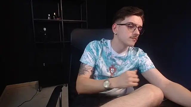 FelixStarkk 网络视讯表演