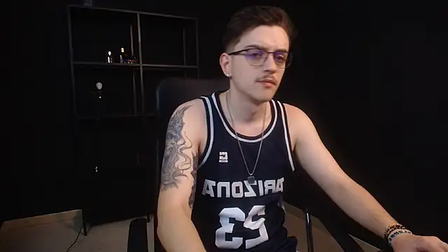 Show modela FelixStarkk na web-kameri