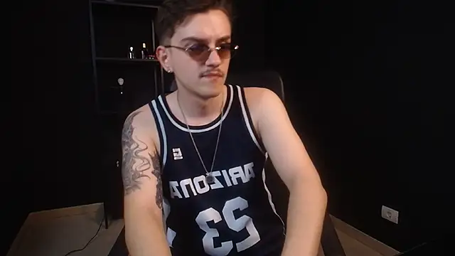 FelixStarkk 网络视讯表演