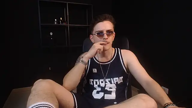 FelixStarkk Show in webcam