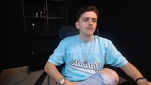 Show modela FelixStarkk na web-kameri
