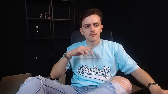 FelixStarkk webkamerás műsora