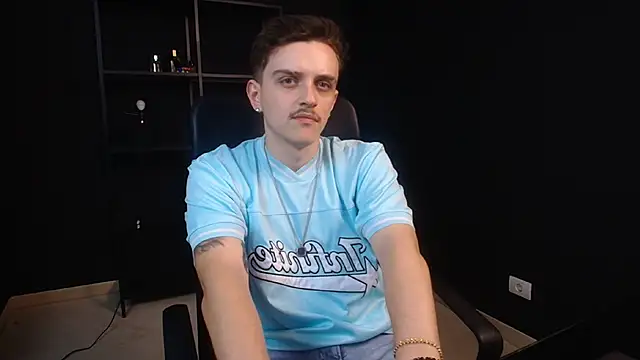 Show modela FelixStarkk na web-kameri