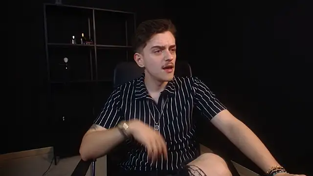 Show modela FelixStarkk na web-kameri