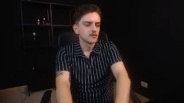 FelixStarkk 网络视讯表演