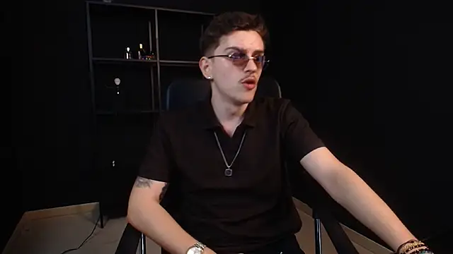 FelixStarkk 在線直播表演