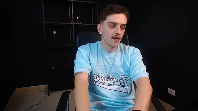 FelixStarkk webkamerás műsora