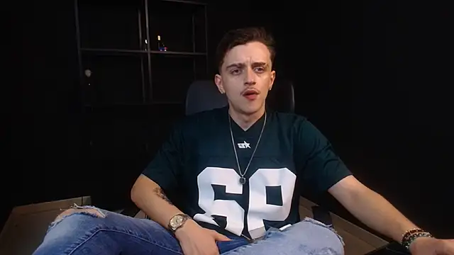 FelixStarkk Show in webcam