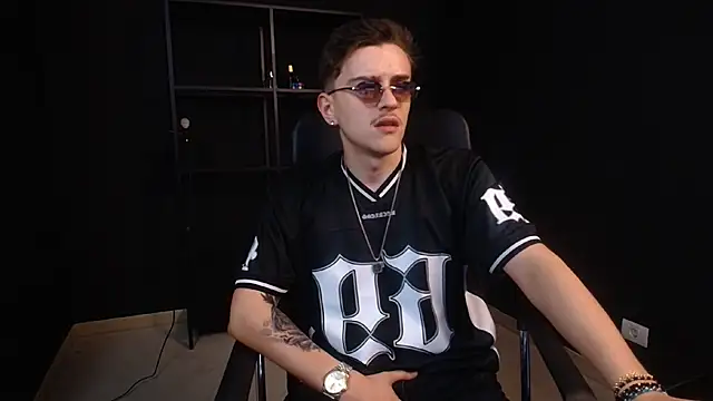 FelixStarkk: απευθείας συνομιλία ΧΧΧ
