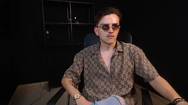 הופעת וובקאם של FelixStarkk