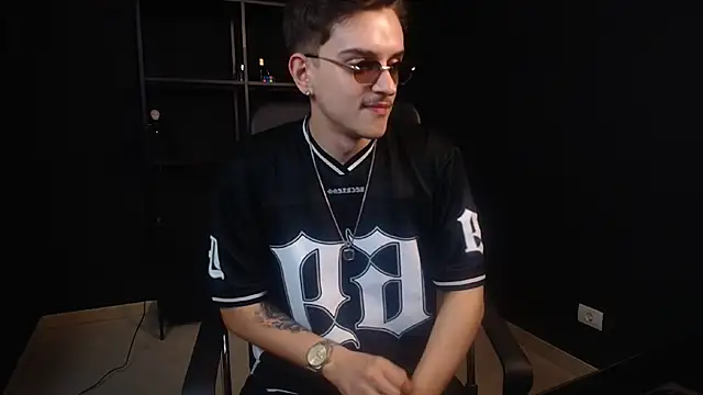 Show modela FelixStarkk na web-kameri