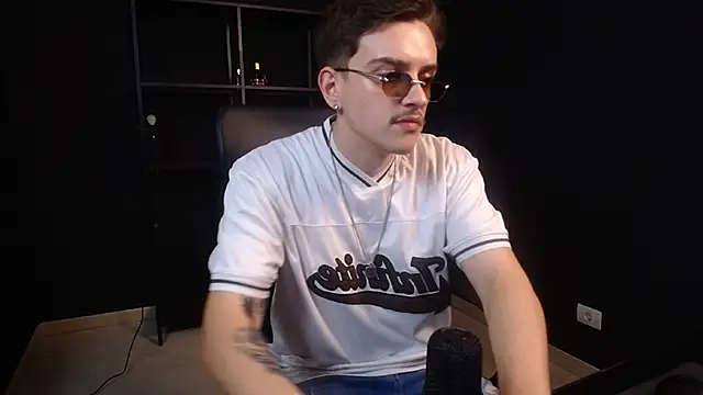 FelixStarkkのウェブカメラショー